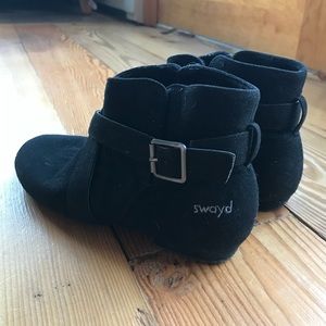 Swayd brand dance booties worn handful of times. Size 7 wide.